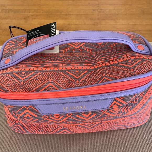 Zippered cosmetics bag / case - new! - Picture 1 of 2